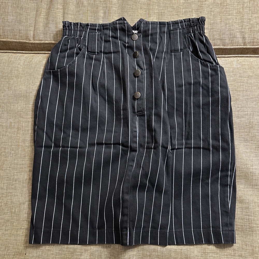 Women's Black White Pinstriped Skirt Career Zip Short Mini Quiet Luxury Office S